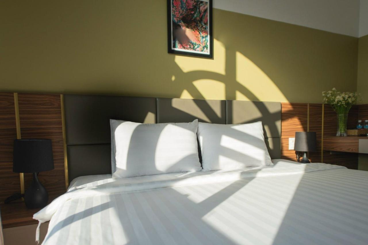 West Lake Hotel - Near Bai Dai Beach Thuy Trieu Exterior photo